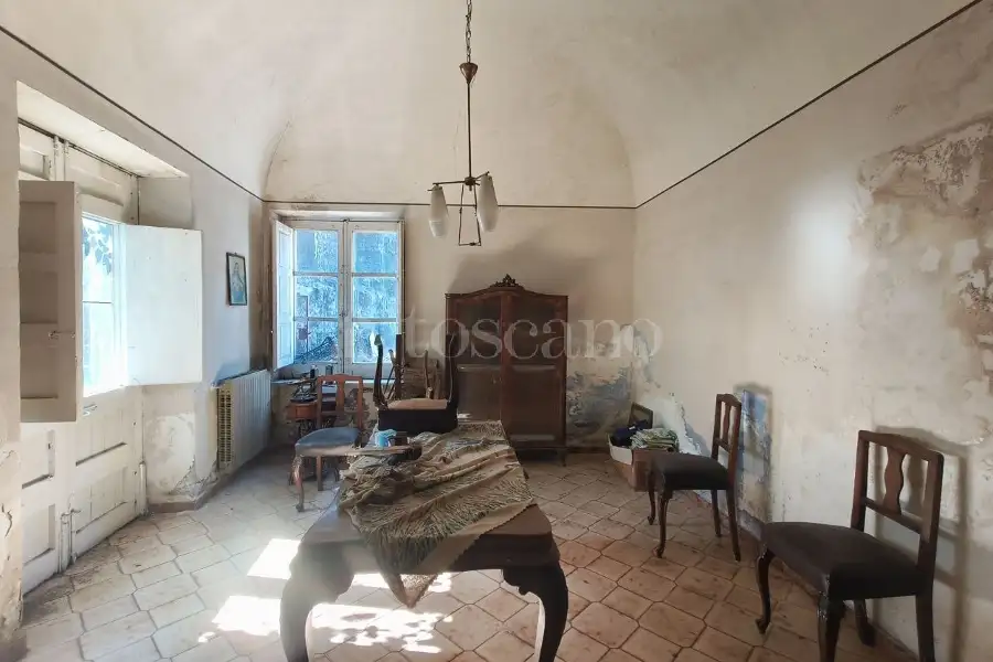 Casa Indipendente in vendita di 416 mq a €298.000 (rif. 174/2026)