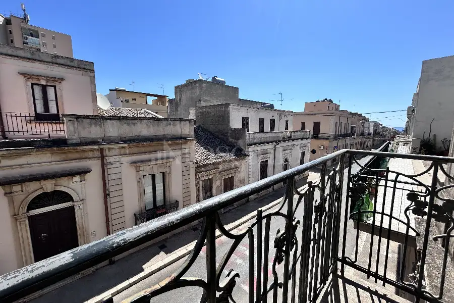 Palazzo in vendita di 436 mq a €720.000 (rif. 91/2025)