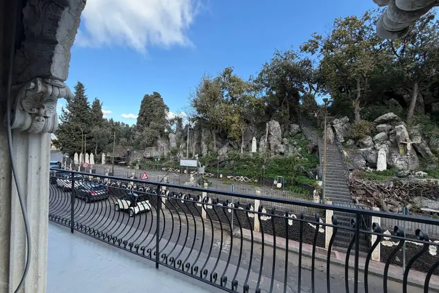Palazzo in affitto di 500 mq a €5.800 (rif. 216/2025)
