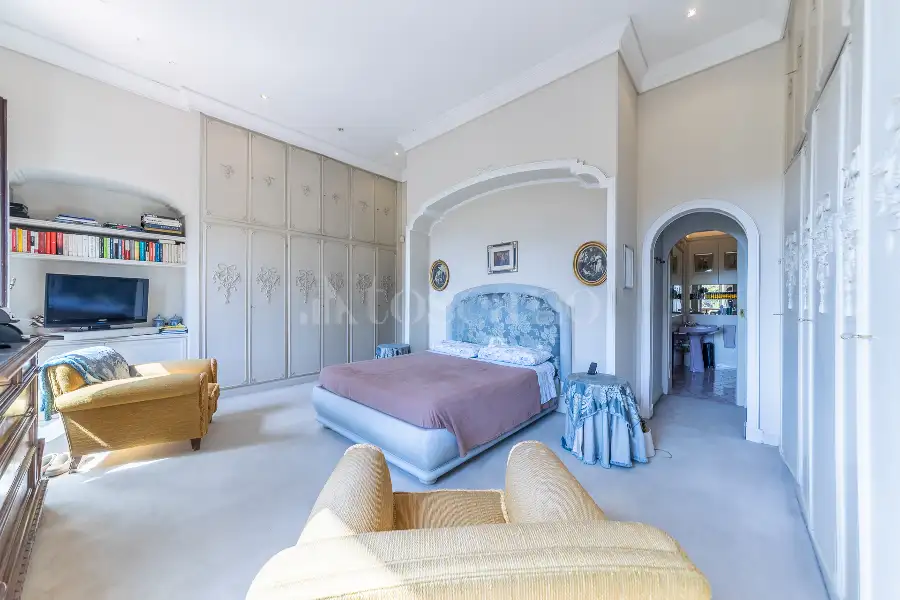 Villa in vendita di 750 mq a €1.950.000 (rif. 53/2026)