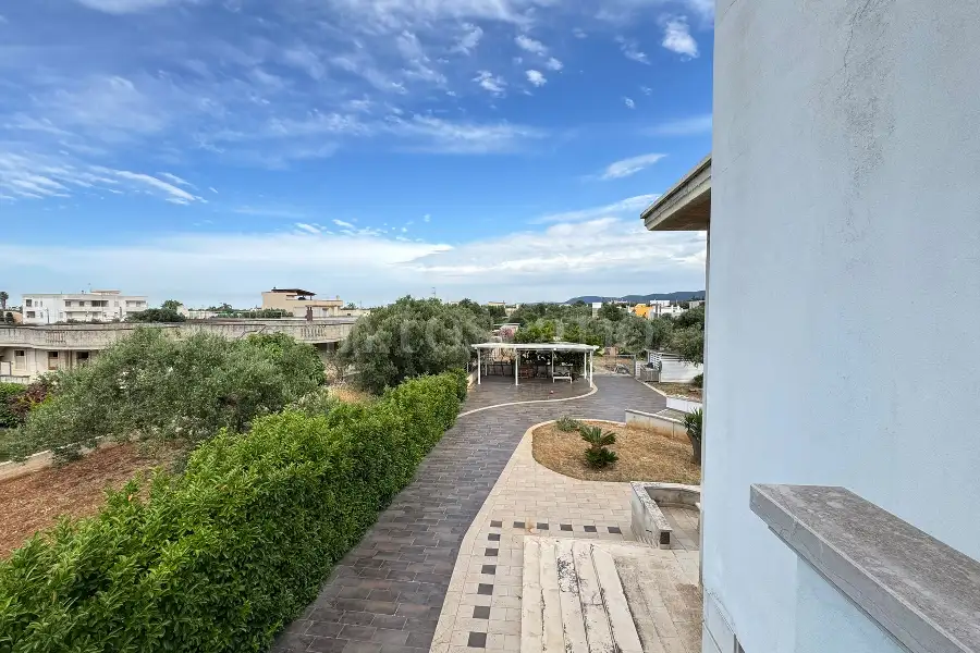 Villa in vendita di 750 mq a €920.000 (rif. 30/2026)