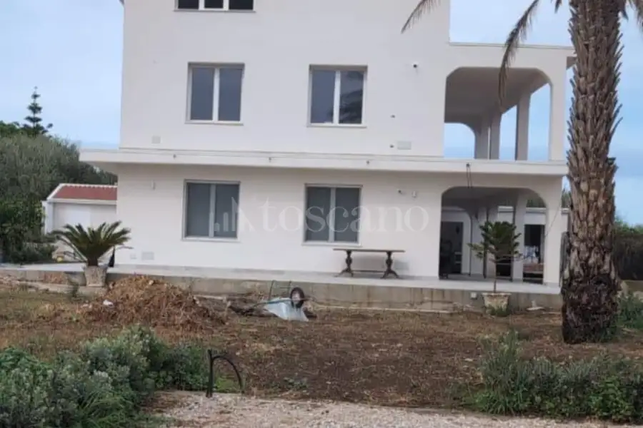 Villa in vendita di 346 mq a €365.000 (rif. 50/2024)
