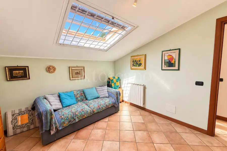 Villa Plurifamiliare in vendita di 220 mq a €545.000 (rif. 12/2026)