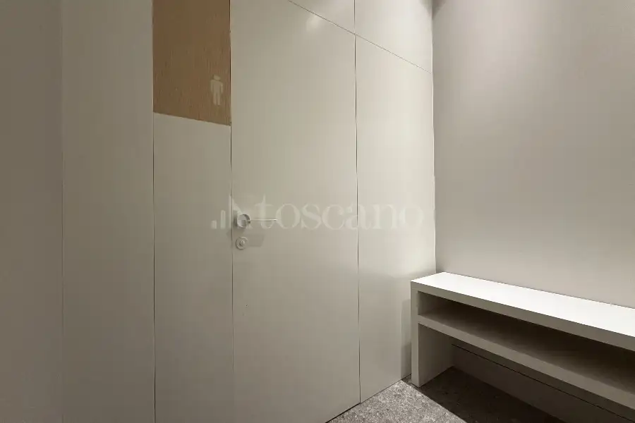 Negozio in vendita di 530 mq a €2.300.000 (rif. 65/2026)