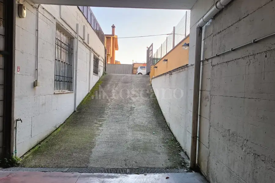 Box in affitto di 150 mq a €600 (rif. 9/2026)