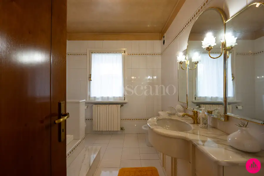 Villino a Schiera in vendita di 228 mq a €395.000 (rif. 177/2026)