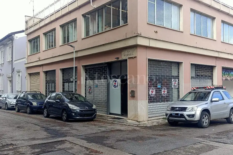 Negozio in affitto di 100 mq a €750 (rif. 54/2025)