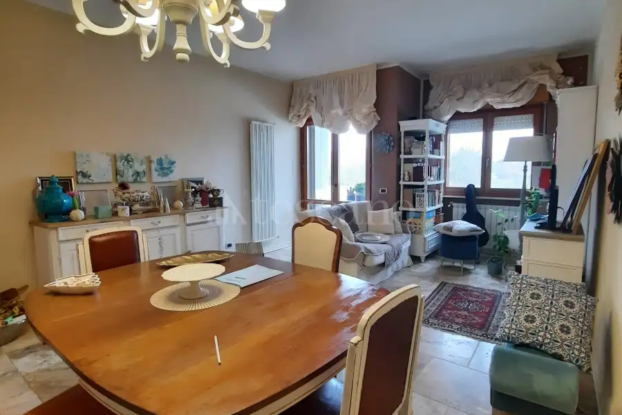 Villa Plurifamiliare in vendita di 800 mq a €795.000 (rif. 6/2025)