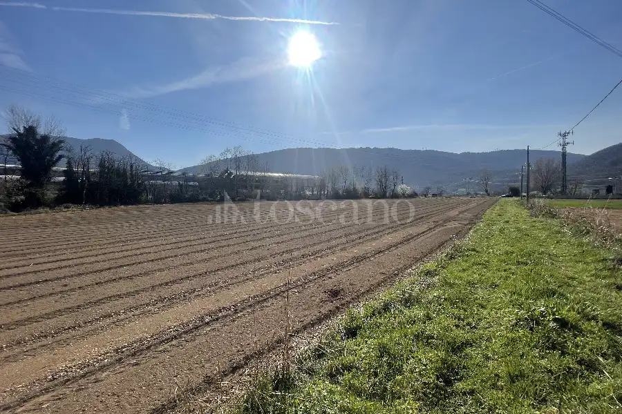 Agricolo in vendita di 12.000 mq a €150.000 (rif. 16/2026)
