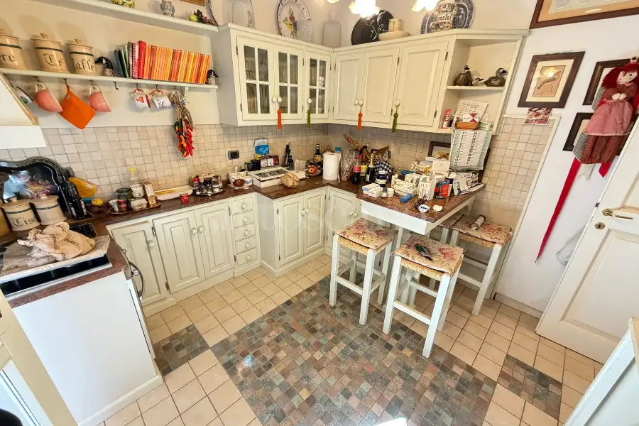 Villa Plurifamiliare in vendita di 430 mq a €395.000 (rif. 19/2026)
