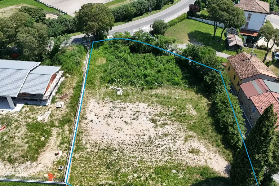 Edificabile Residenziali in vendita di 1.800 mq a €255.000 (rif. 28/2024)