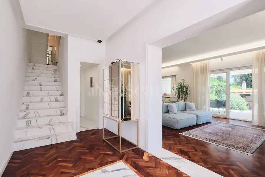 Villa Bifamiliare in vendita di 510 mq a €1.850.000 (rif. 30/2026)