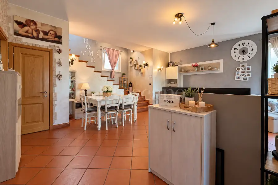 Villa in vendita di 300 mq a €1.250.000 (rif. 28/2026)