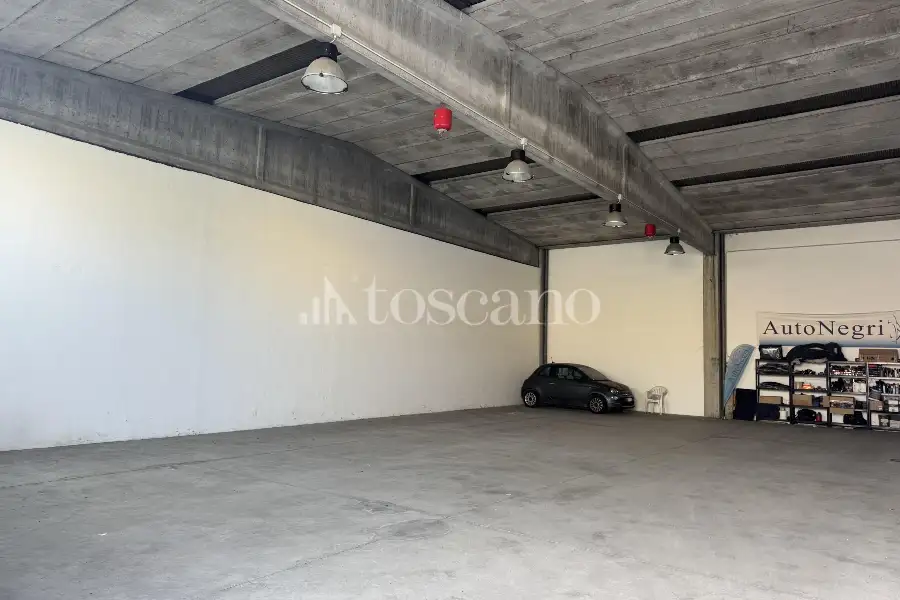 Capannone in vendita di 250 mq a €159,000 (rif. TS0105VE)