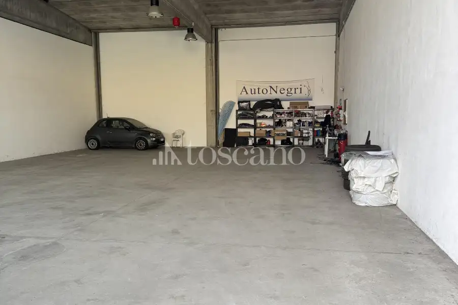 Capannone in vendita di 250 mq a €159,000 (rif. TS0105VE)