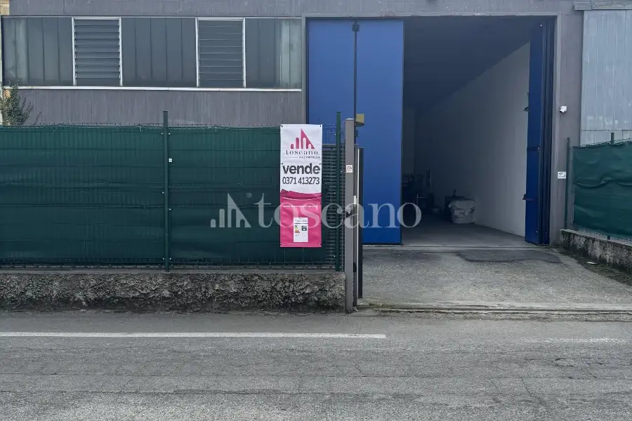 Capannone in vendita di 250 mq a €159,000 (rif. TS0105VE)