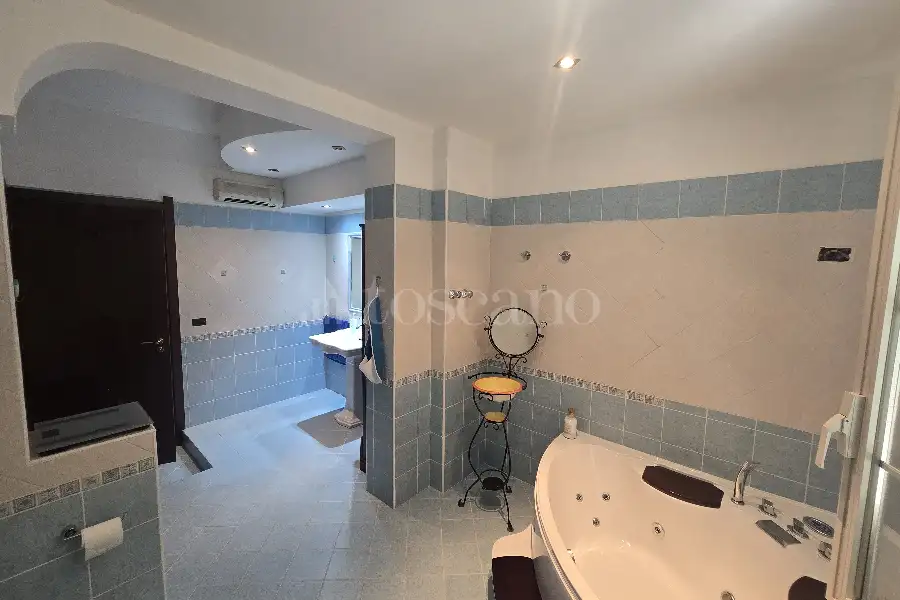 Casale in vendita di 260 mq a €288.000 (rif. 41/2026)