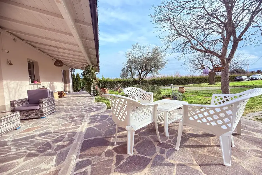 Casale in vendita di 300 mq a €990.000 (rif. 9/2026)