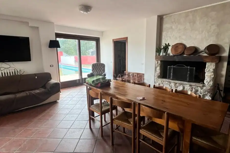 Villa in vendita di 400 mq a €399.000 (rif. 3/2024)