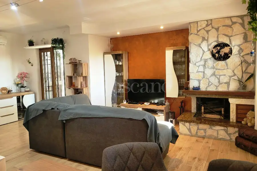Villa Plurifamiliare in vendita di 160 mq a €339.000 (rif. 57/2026)