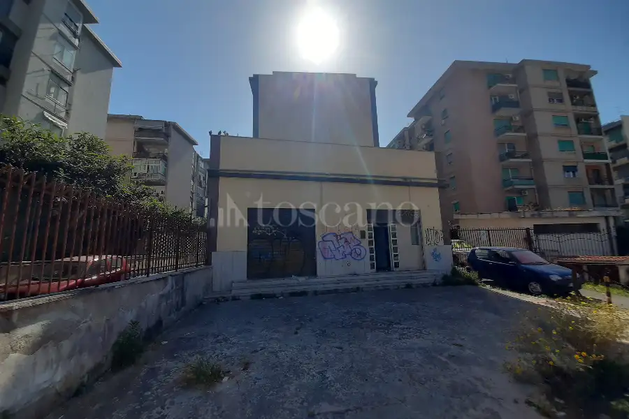 Negozio in affitto di 40 mq a €400 (rif. 13/2026)