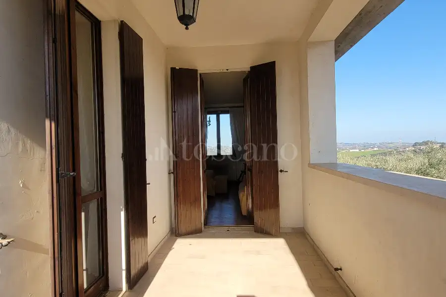 Villa in vendita di 480 mq a €880.000 (rif. 4/2026)