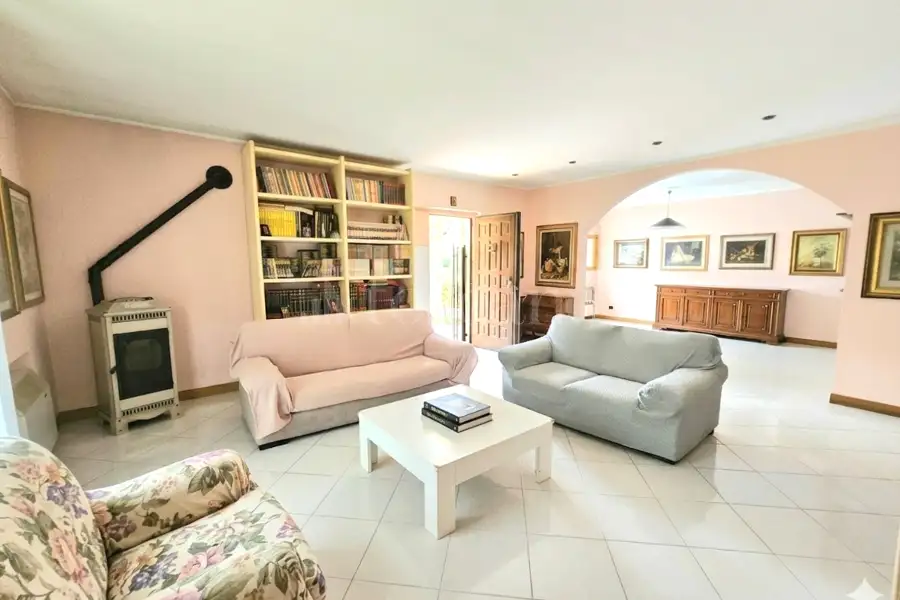 Villa Bifamiliare in vendita di 210 mq a €399.000 (rif. 13/2026)