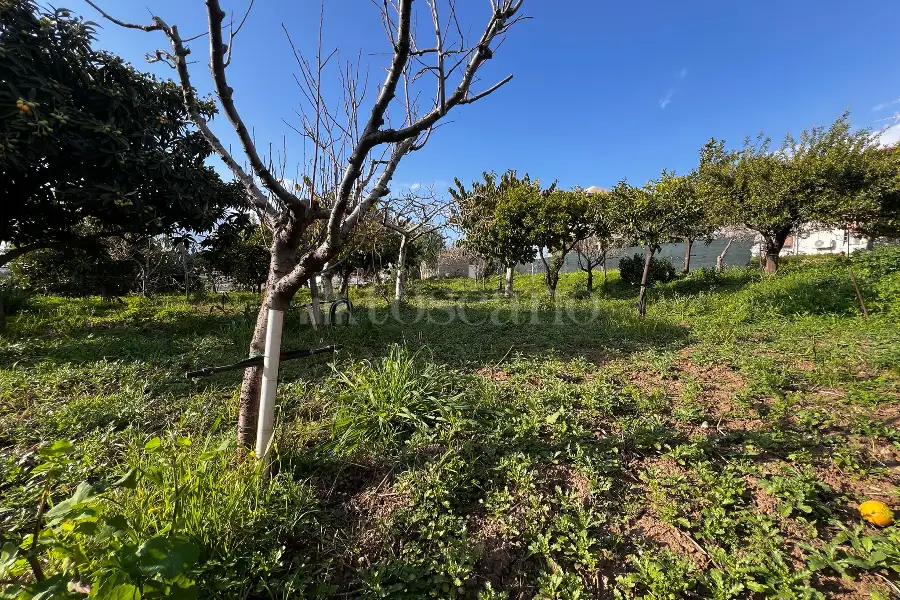Casa Indipendente in vendita di 420 mq a €270.000 (rif. 5/2026)