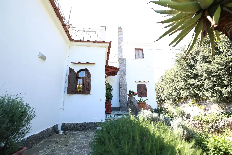 Villa in vendita di 500 mq a €1.080.000 (rif. 46/2025)