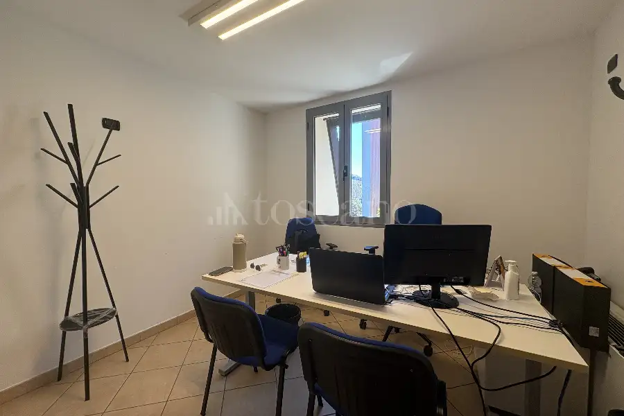 Ufficio in affitto di 180 mq a €2.166 (rif. 26/2026)