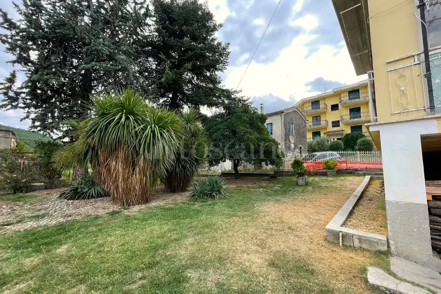 Villa Bifamiliare in vendita di 200 mq a €180.000 (rif. 45/2025)