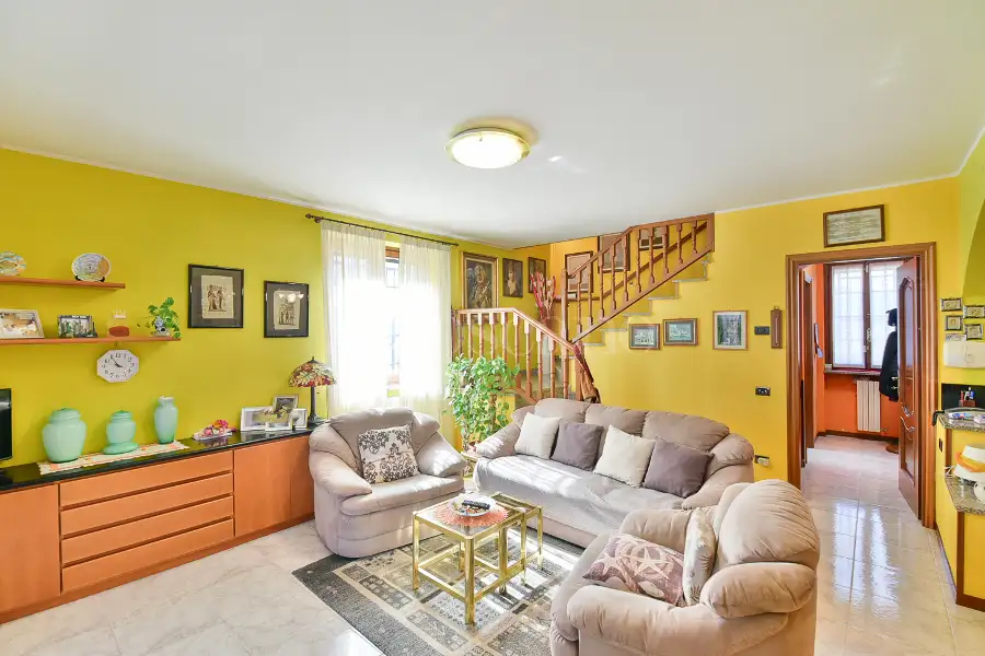 Villa in vendita di 300 mq a €390.000 (rif. 4/2026)