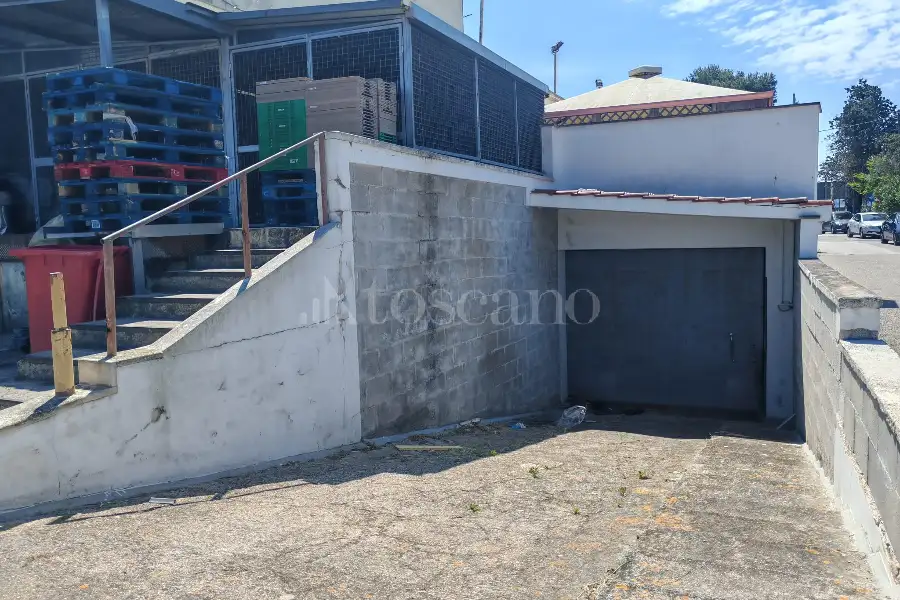 Magazzino in affitto di 300 mq a €1.200 (rif. 21/2026)