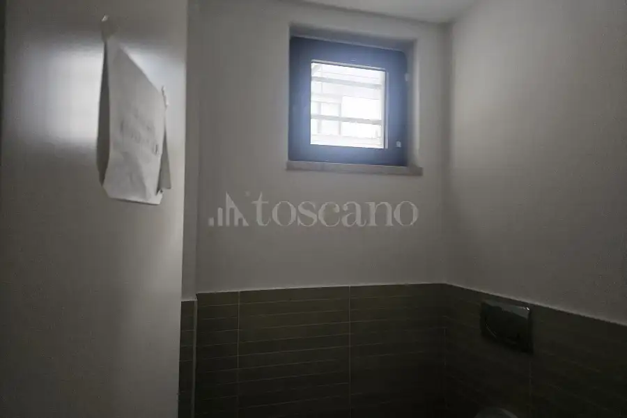 Negozio in vendita di 400 mq a €500.000 (rif. 78/2026)
