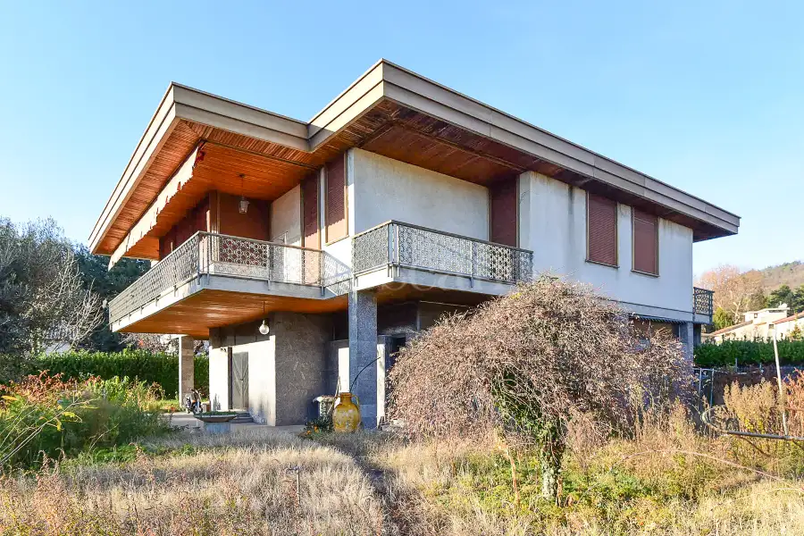 Villa in vendita di 370 mq a €600.000 (rif. 54/2025)