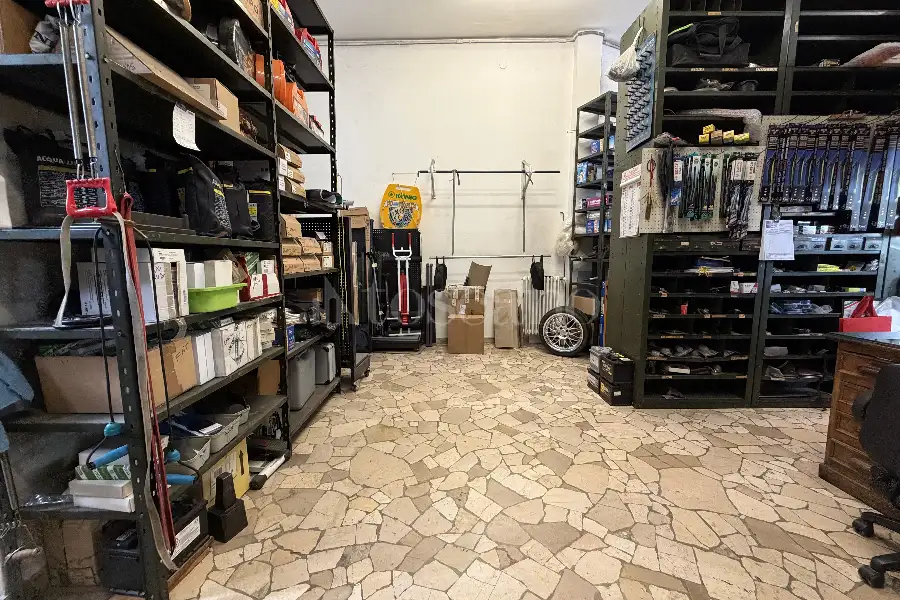 Negozio in vendita di 90 mq a €249.000 (rif. 35/2026)