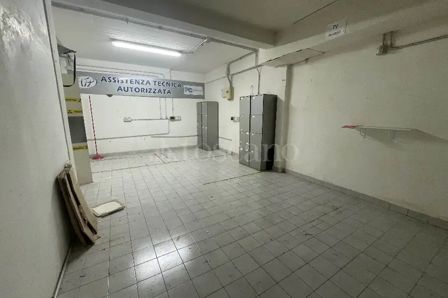 Attività Commerciale in affitto di 90 mq a €800 (rif. 69/2025)