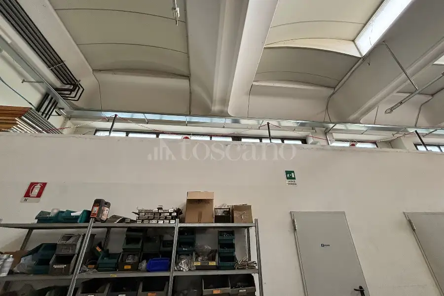 Capannone in vendita di 2.300 mq a €1.300.000 (rif. 2/2026)