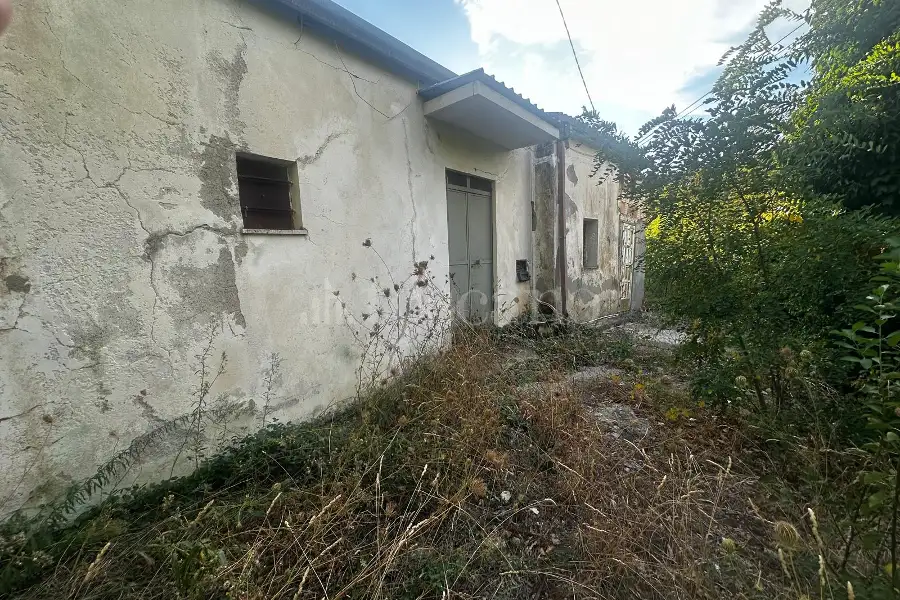 Casa in vendita di 310 mq a €59.000 (rif. 85/2026)