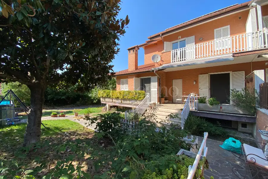 Villa Bifamiliare in vendita di 220 mq a €665.000 (rif. 44/2025)