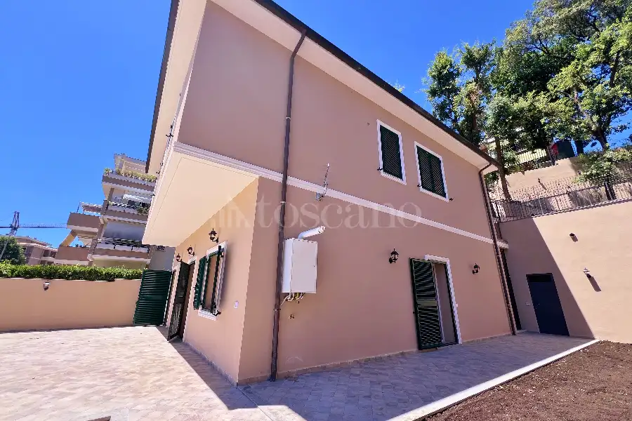 Casa Indipendente in vendita di 120 mq a €335.000 (rif. 11/2026)