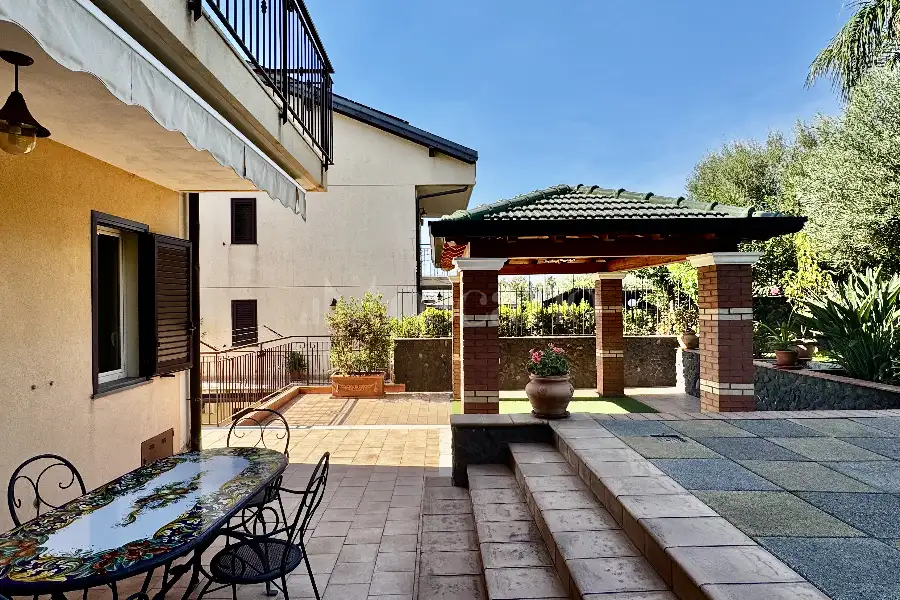 Villa Bifamiliare in vendita di 160 mq a €598.000 (rif. 156/2026)