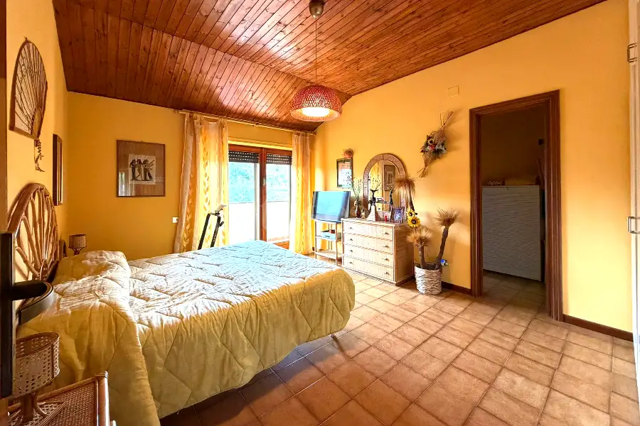 Attico in vendita di 220 mq a €370.000 (rif. 75/2025)