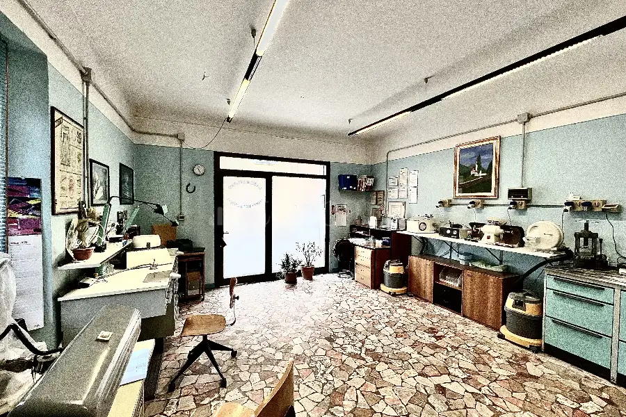 Negozio in vendita di 40 mq a €39.000 (rif. 2/2025)