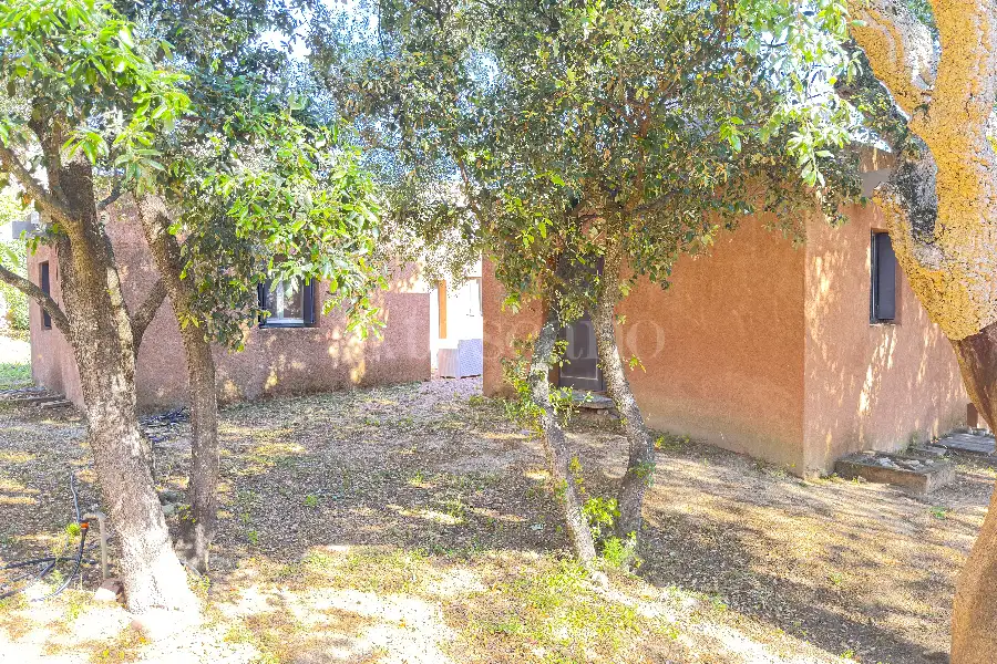 Laboratorio in vendita di 400 mq a €1.985.000 (rif. 12/2026)