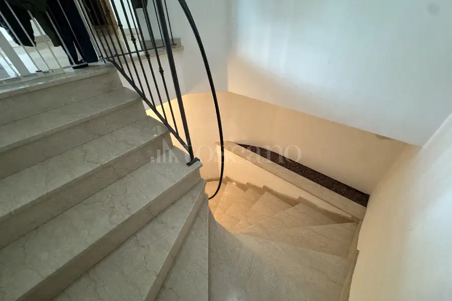 Villa in vendita di 230 mq a €950.000 (rif. 17/2026)