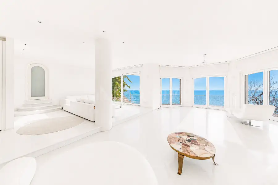 Villa in vendita di 450 mq a €4.500.000 (rif. 24/2025)