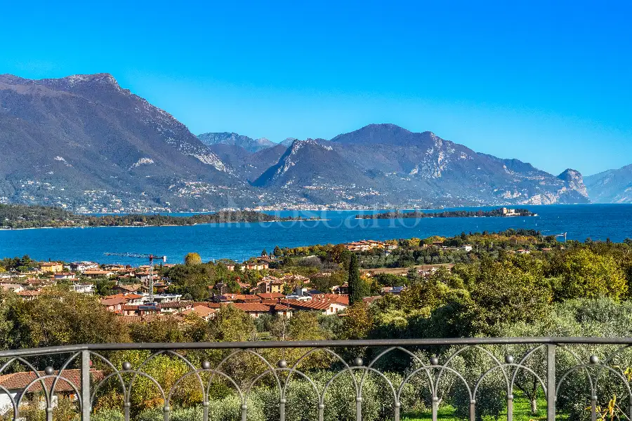 Villa in vendita di 583 mq a €2.680.000 (rif. 66/2025)