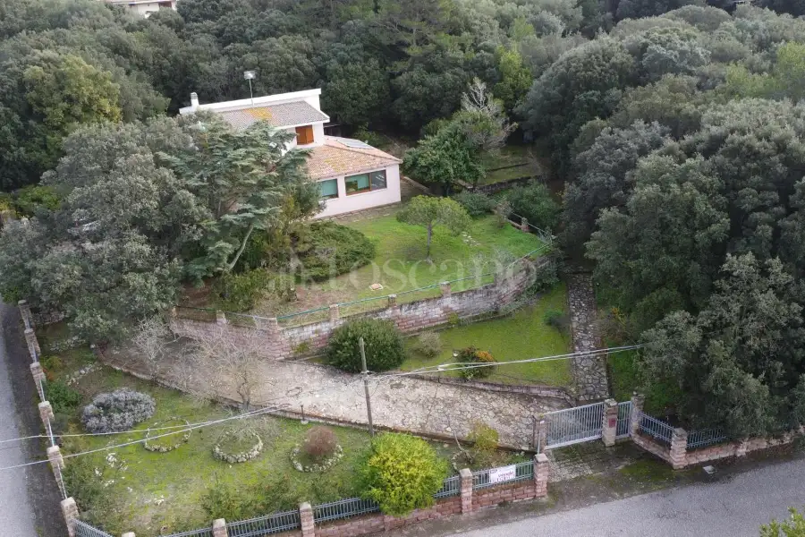 Villa in vendita di 342 mq a €430.000 (rif. 196/2025)
