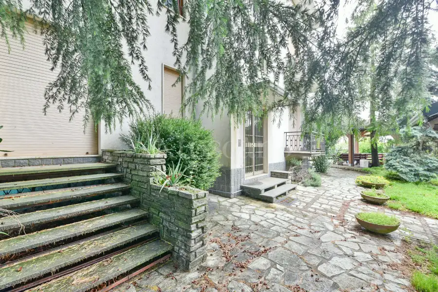 Casa Indipendente in vendita di 465 mq a €430.000 (rif. 29/2024)